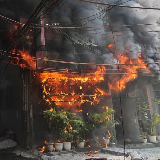 Malviya Nagar Fire Today : 21 Dead After Major Fire at South Delhi Hotel; Investigation Underway